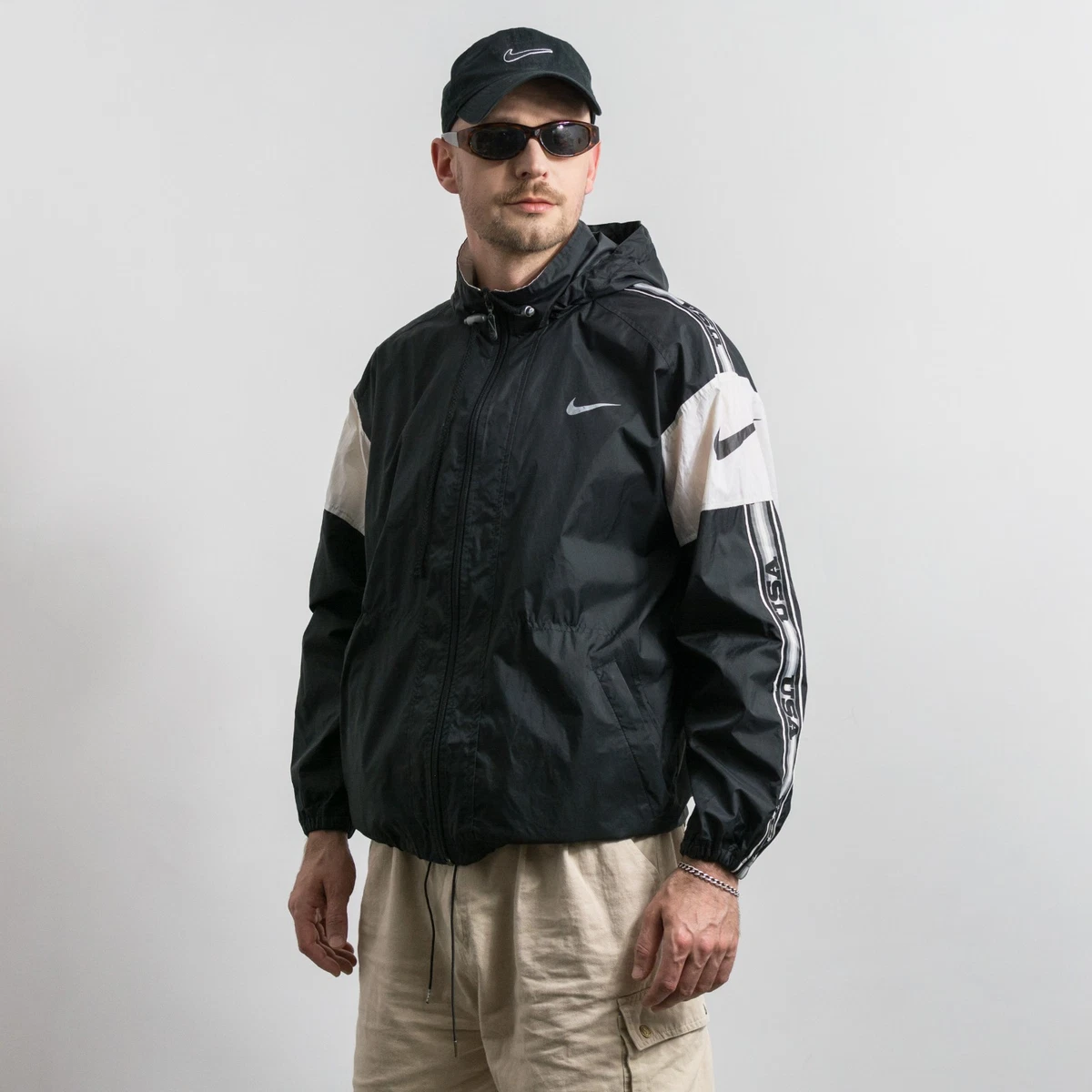 Preços baixos em Tema Nike Anos 90 Casacos, jaquetas e Coletes