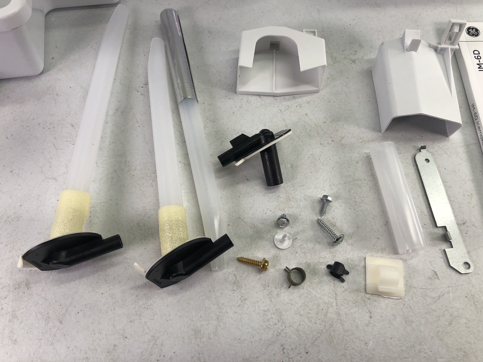 GE IM6D Automatic Ice Maker Kit White** 1 ICE TRAY BROKEN LOOK 840383101204 eBay