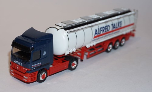 Camion Mercedes-Benz 3 Essieux Châssis 7,82 M Herpa 1:87 - Modèle Réduit à Monter, Boîte D'origine