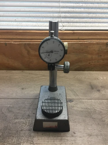 NICE SPI INDICATOR BASE W/ 0 - 1 " DIAL INDICATOR MITUTOYO .001 " x 10 " OAL