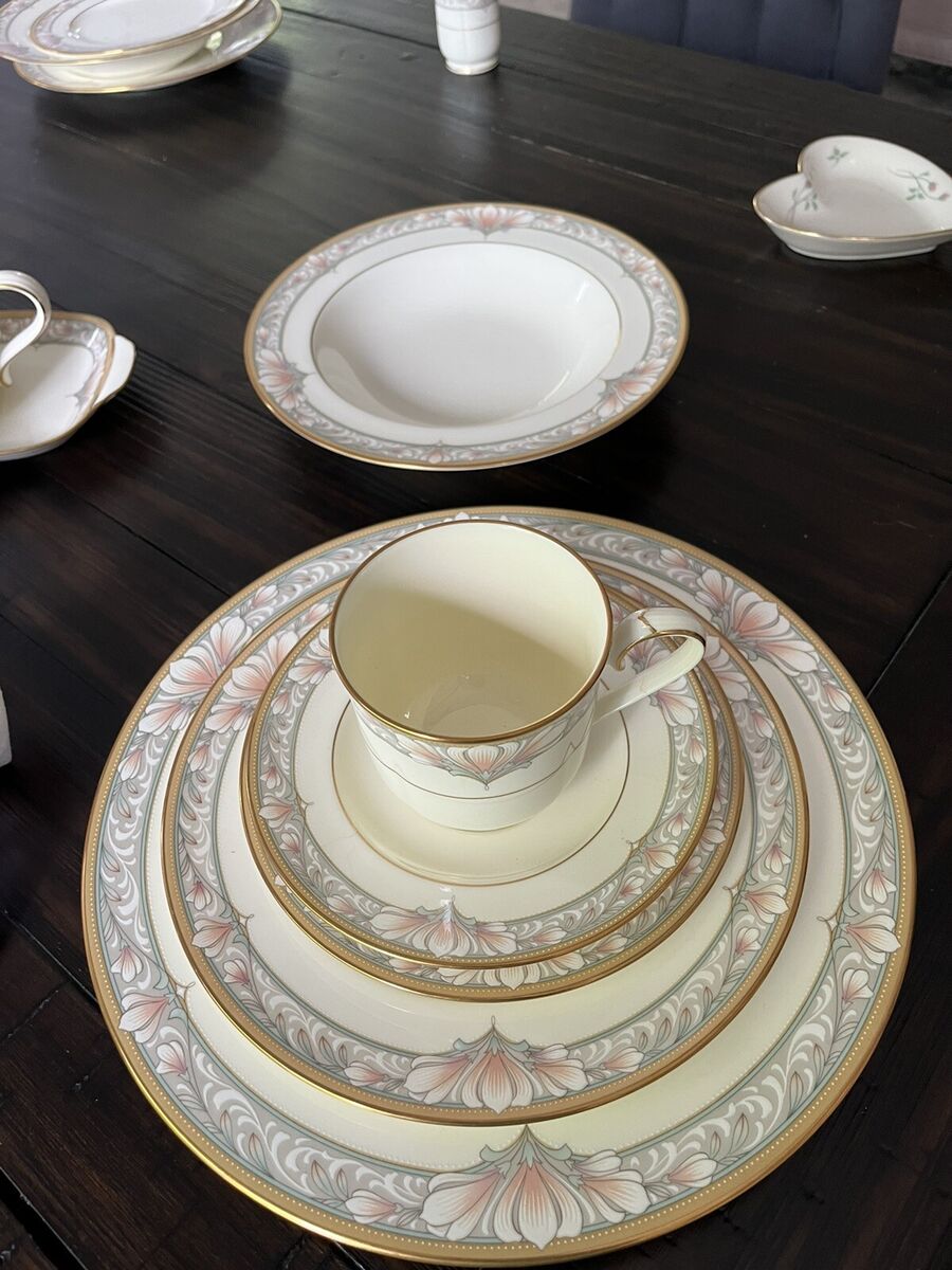 Noritake Barrymore Fine Bone China service for 8 (see Noritake Barrymore Fine Bone China service for 8 (see