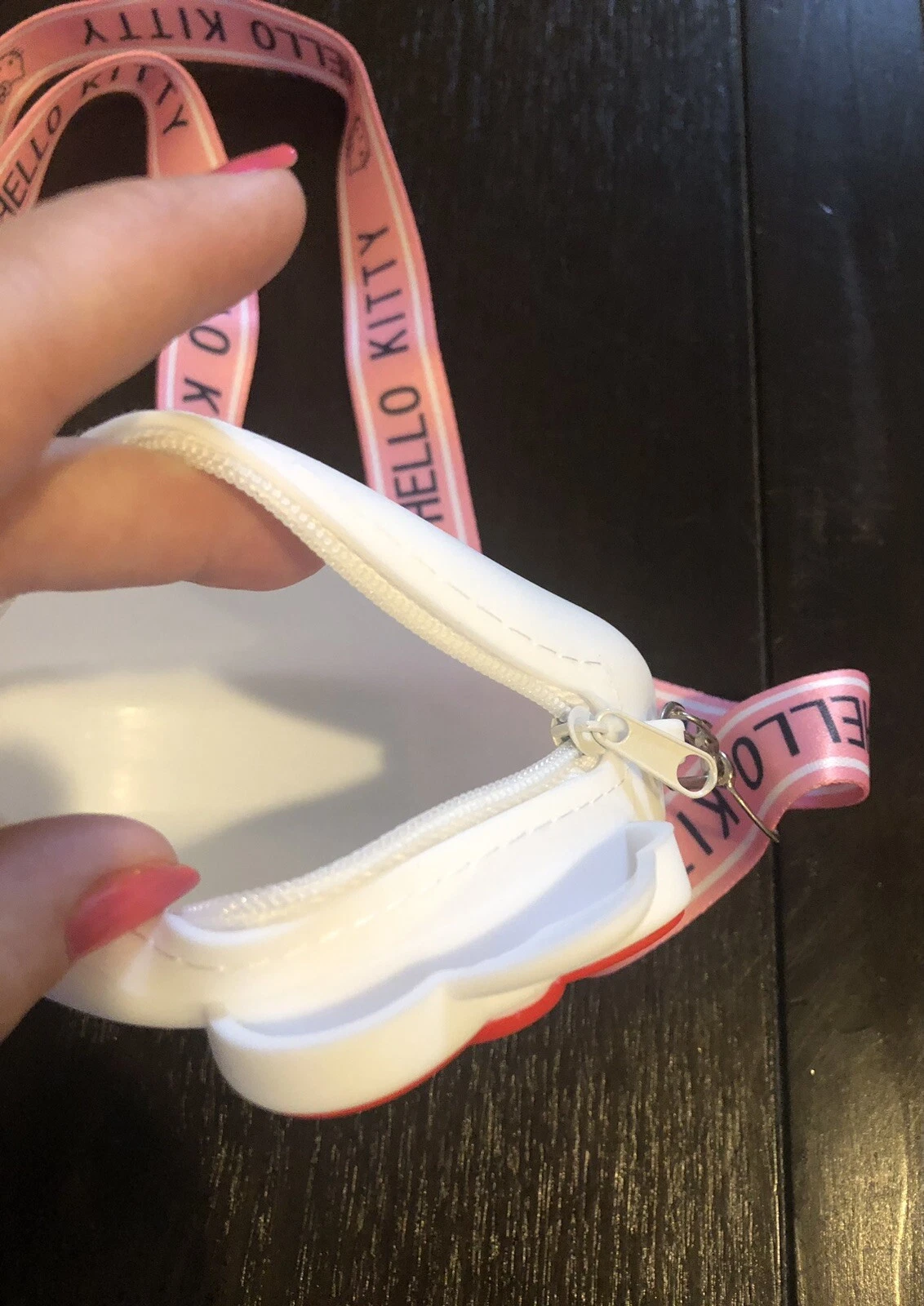 NEW 헬로키티 코인 파우치 크로스 바디 백 조절 가능한 스트랩