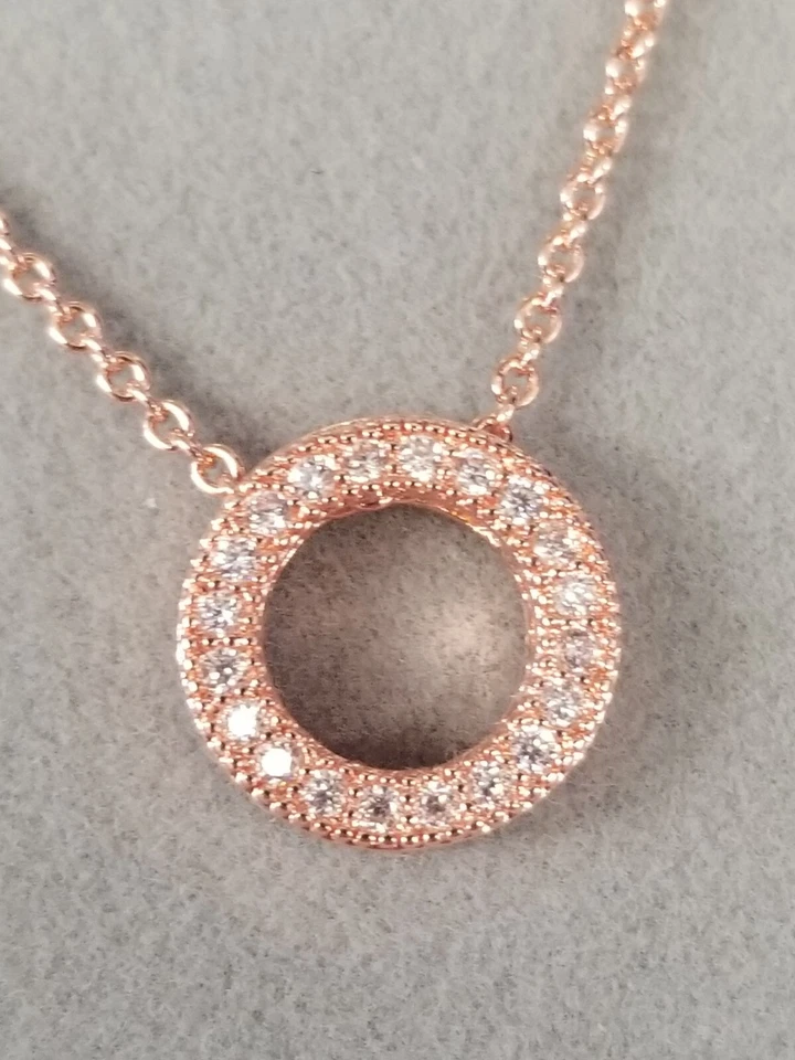 Auténtico Collar Pavé Círculo Logo Pandora Foto 2 de 4