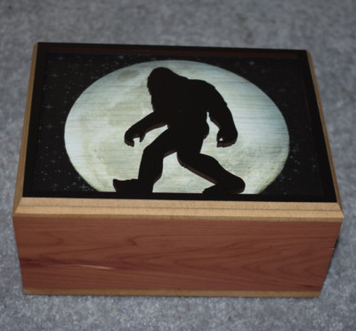 #4861 3D LASER CUT SASQUATCH KEEPSAKE JEWELRY WOOD CEDAR PICTURE BOX 4.5'' X 6''