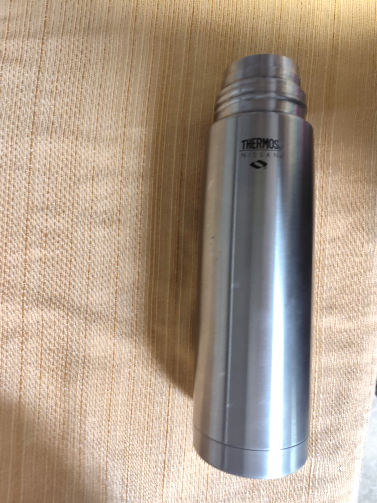 Nissan Slim Vacuum Seal Stainless Steel Thermos Hot Cold Travel  - 16oz