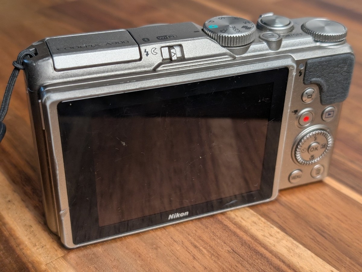 N MINT Nikon COOLPIX A900 20.0MP 35x zoom Compact Digital Camera