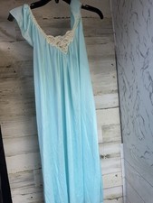 VINTAGE KAYSER LONG FULL BUST NYLON  LACE TRIM NIGHTGOWN, MED-BUST 40