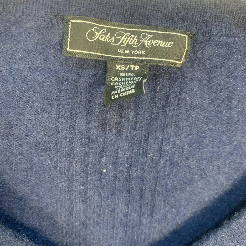 Suéter Saks Fifth Avenue 100 % cachemir cuello en V suave azul marino talla XS Foto 2 de 4
