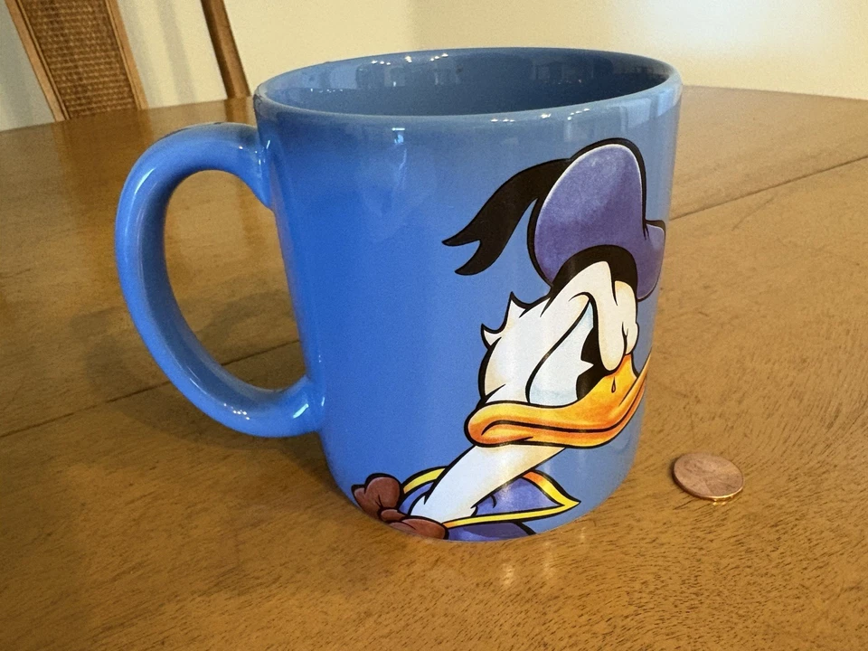 Taza de café exclusiva del Pato Donald de los parques temáticos de Disney Foto 3 de 4