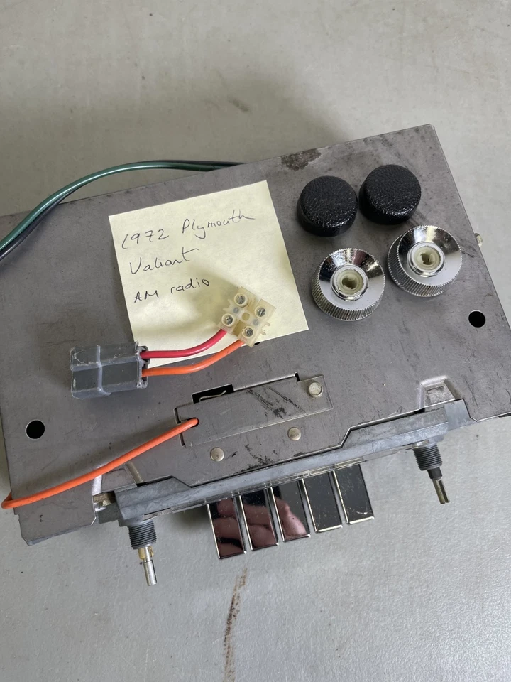 Radio Chrysler Plymouth Valiant AM 1972 2884-750 Foto 4 de 4