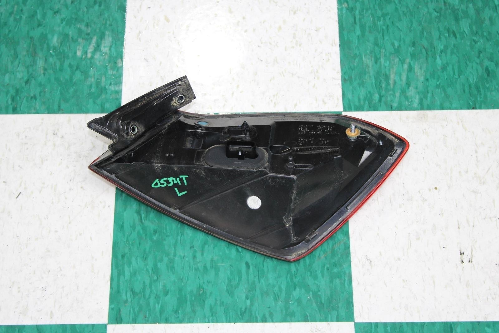 Maserati Ghibli 2014-2019 Rear Left Light housing