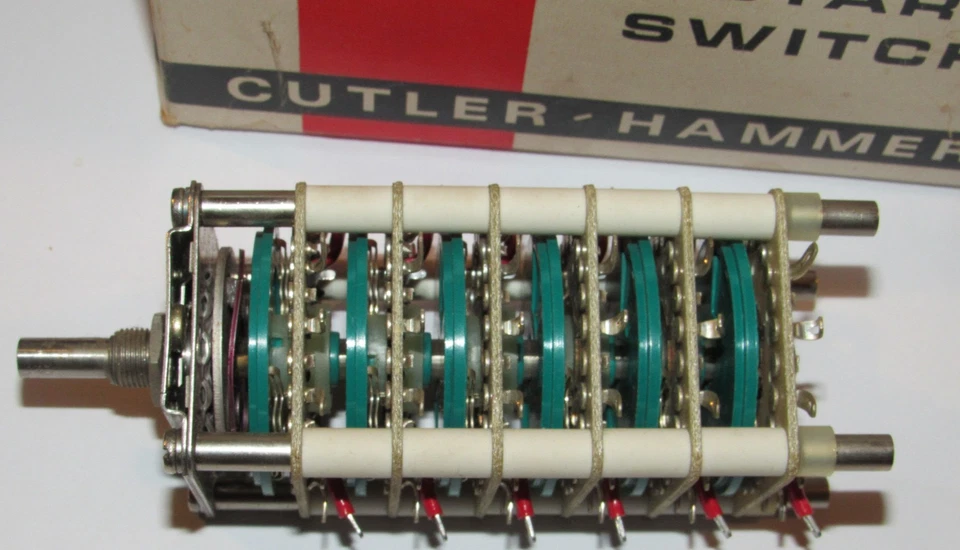 ¡Interruptor giratorio challcross 2J56D6-6 nuevo de lote! ¡NUEVO EN CAJA! ¡MARTILLO CORTADOR! HECHO EN USA Foto 2 de 4