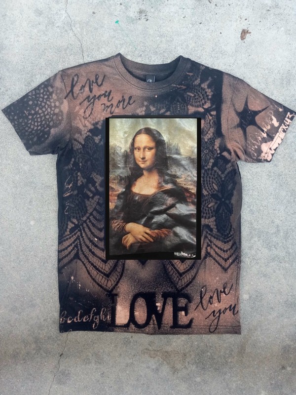 Louvre Museum T-Shirt Mona Lisa, Leonardo Da Vinci, Paris, France Tie-Size Small