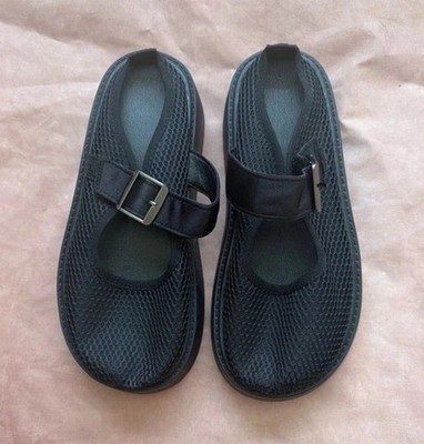 Women's Black Strappy Mesh Flat Sandals Buckle Closure Casual US 6 EU 37
