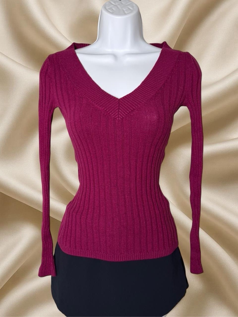 Express Ribbed V-Neck Sweater Top Coquette Office Siren Y2K Minimalist Size XS