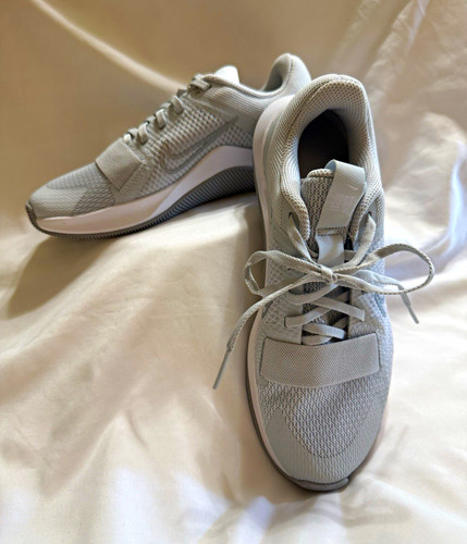 Nike MC Trainer 2 Low Top Lace-Up Athletic Sneakers Gray/White DM0824-001 T0002