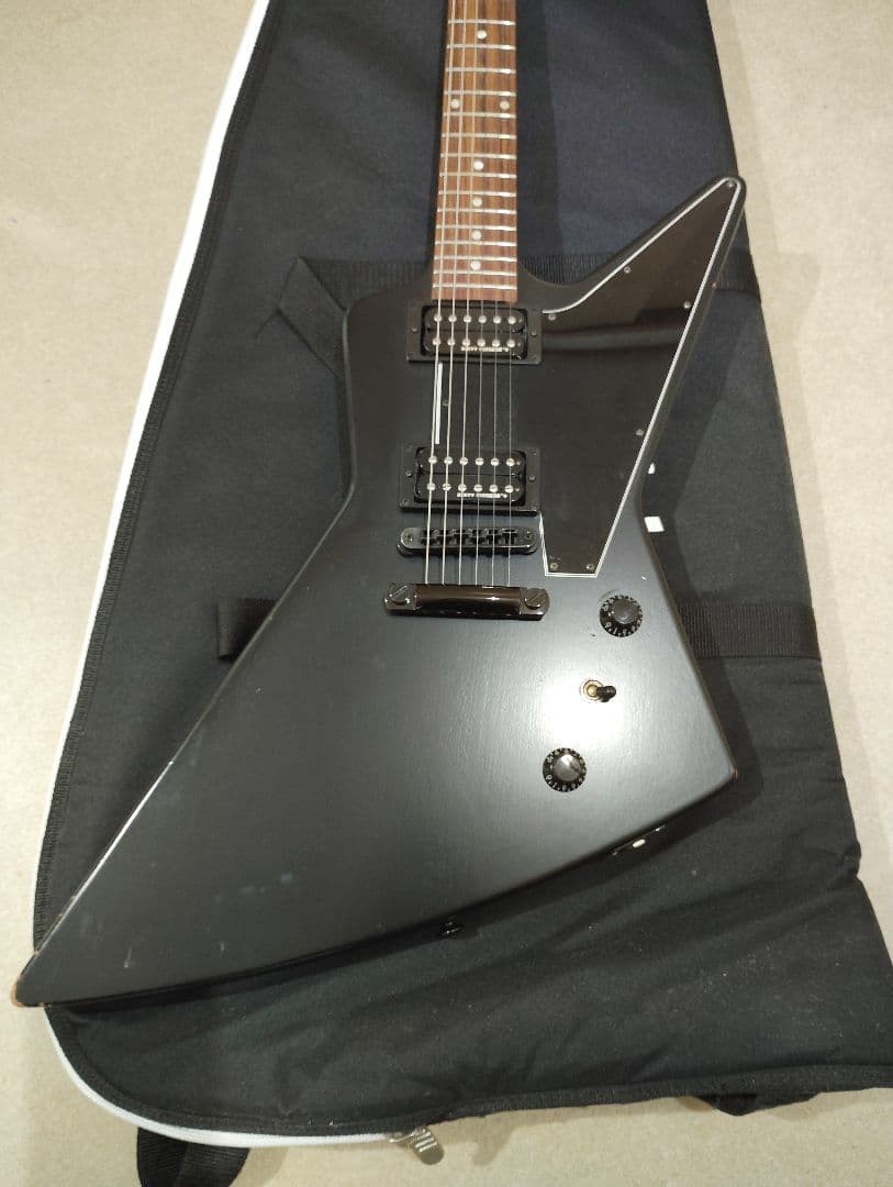 Gibson EXPLORER B-2 with Soft Case From JAPAN