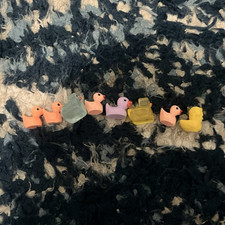 Mini plastic ducks 8pack
