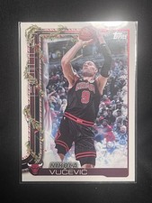 Nikola Vucevic H29 - 2025 Topps Holiday Basketball Chicago Bulls