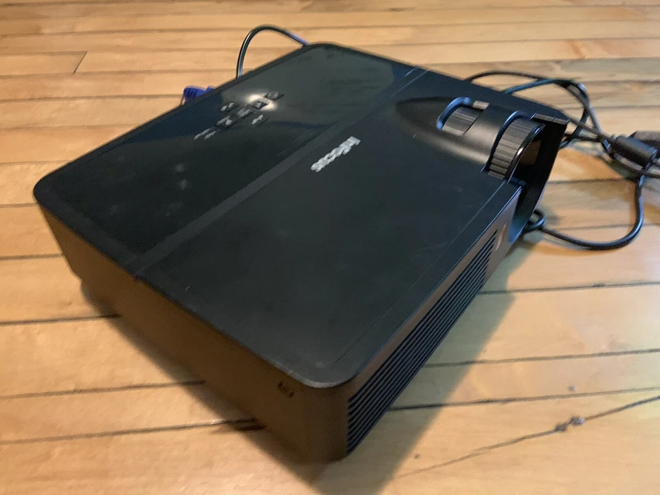 InFocus Model IN114 Black XGA Conference Room/Desktop Multimedia DLP Projector - Image 2 of 4