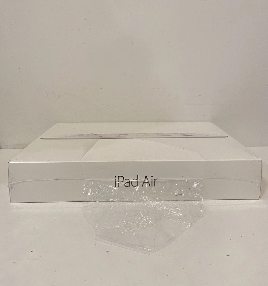 New COLLECTOR'S ITEM Apple iPad Air 1st Gen. 16GB, Wi-Fi + 4G, 9.7in - Silver - Image 3 of 4