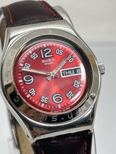 Swatch Irony V8 Metálico Rojo Esfera Sunburst Día/Fecha Logo Bisel en o (NJL021078)