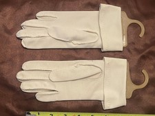 Vintage White Ladies Gloves with Handiform Drying/Stretching Form/Rack