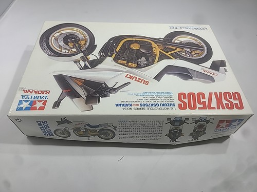 Tamiya 1/12 SCALE Suzuki GSX750S new Katana 14034 1984 - Picture 3 of 5