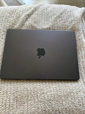 MacBook Pro 14'' (2024, M3, 18GB RAM, ) - Sehr guter Zustand