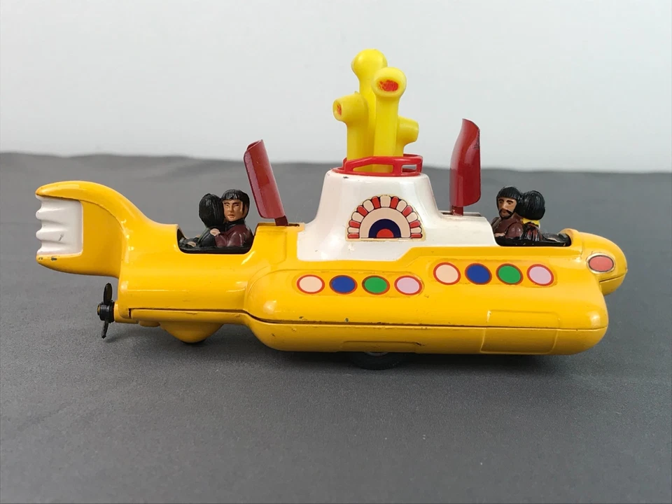 Vintage 1968 Corgi Toys THE BEATLES YELLOW SUBMARINE Diecast Red Hatches - Image 3 of 4