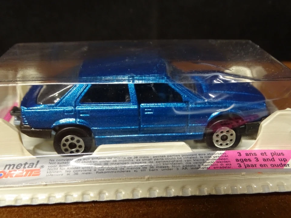 RENAULT 25 AÑOS 80 AZUL; MUY INUSUAL NUEVO STOCK ANTIGUO HECHO EN FRANCÉS MAJORETTE DIECAST Foto 4 de 4