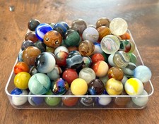 Mixed Lot Of Antique and Vintage Marbles 120 - Many UV Reactive. Lot 50