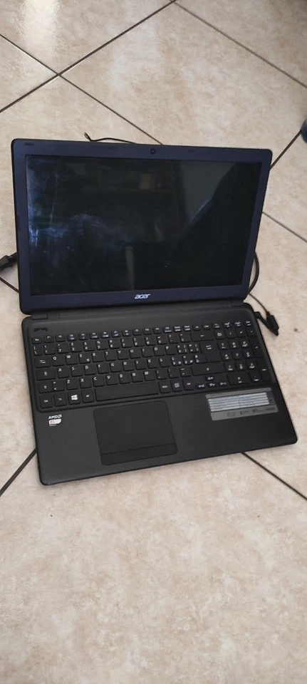 Acer Aspire E1-522   -LEGGERE BENE- - Immagine 2 di 4