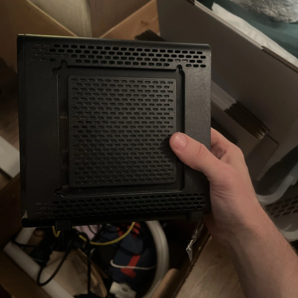 ARRIS Surfboard Sbg10 WiFi Router And Modem - Image 2 of 3