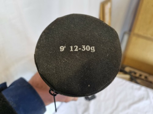 Abu Garcia 9' 12-30 g estuche rígido de varilla 32,25" largo en negro - Imagen 5 de 10
