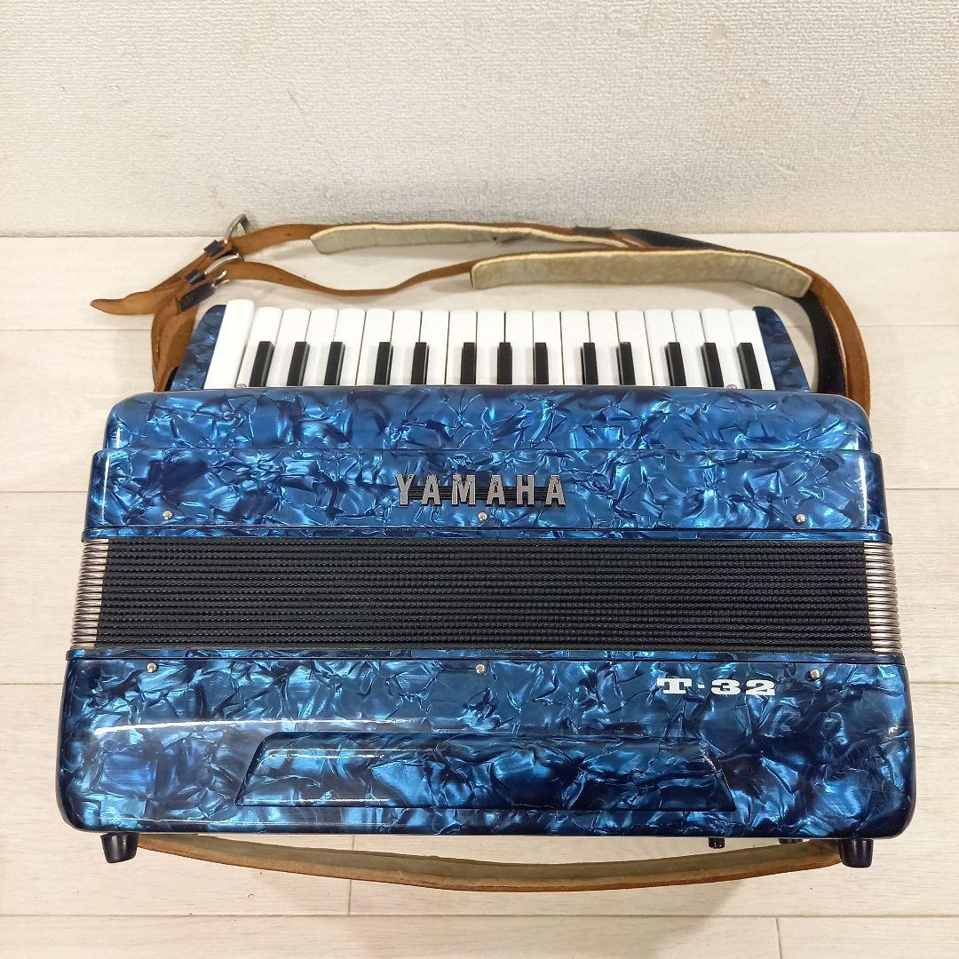YAMAHA Accordion T-32B Tenor Blue 32 Keys Operation