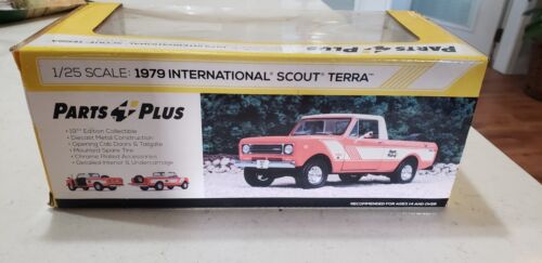 FIRST GEAR Parts Plus 48-0406 1979 INTERNATIONAL SCOUT TERRA TRUCK 1/25 DIECAST - Picture 4 of 6