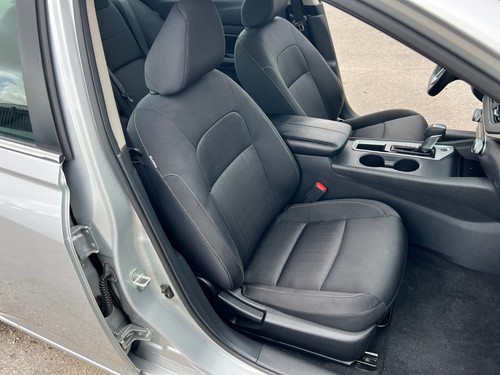 2022 Nissan Altima - Picture 17 of 26