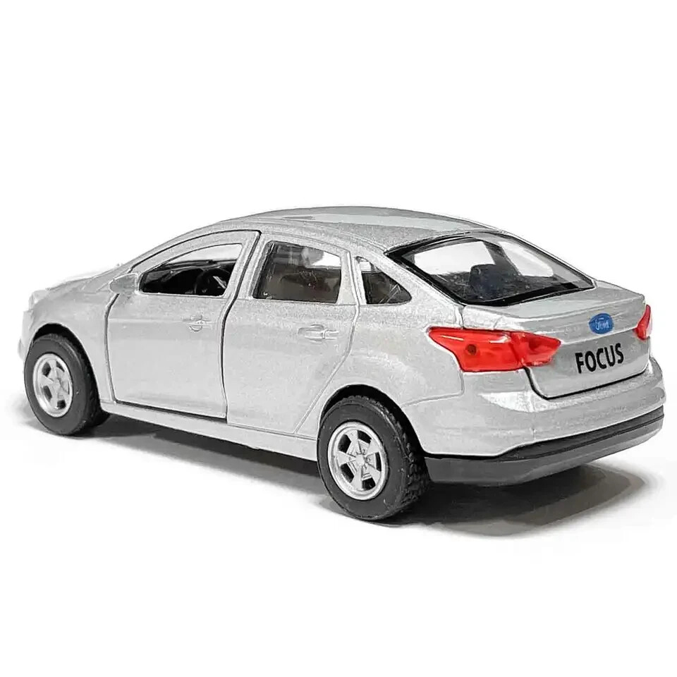 新品　ミニカー　1/43『Ford Focus 2000 GHIA』シルバー Ford Focus Metal Model Diecast Car Scale, Collectible Toy Cars