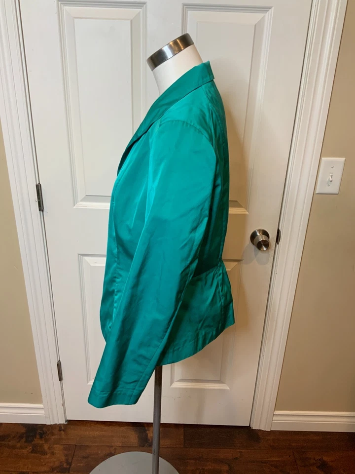 Chaqueta con cremallera satinada verde azulado Lafayette 148 New York, talla 12 Foto 3 de 4