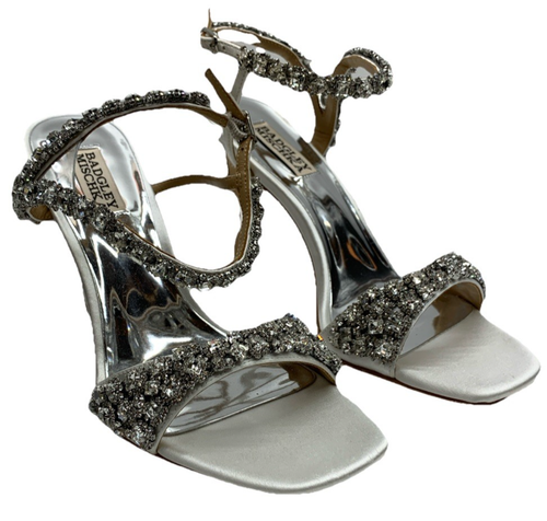 Badgley Mischka Galia verzierte hochhackige Sandaletten mit Schmucksteinen aus weichem Satin weiß Größe 8
