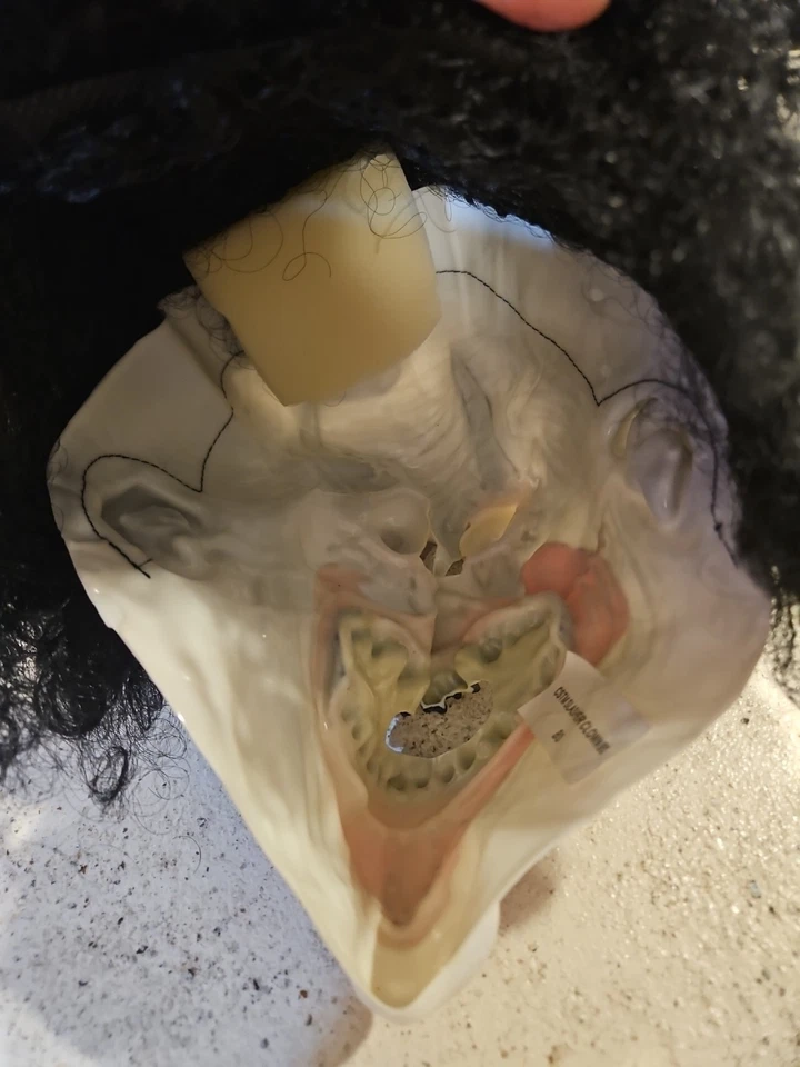 Scary Clwn Mask - Image 2 of 2