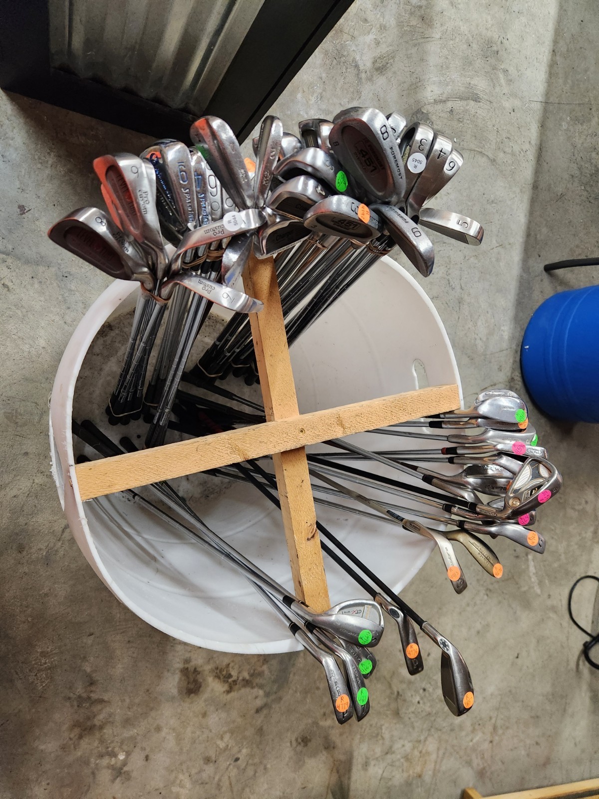 Lot of Golf Clubs ... 50 Irons & Wedges ... Callaway, Cobra, Adams, etc