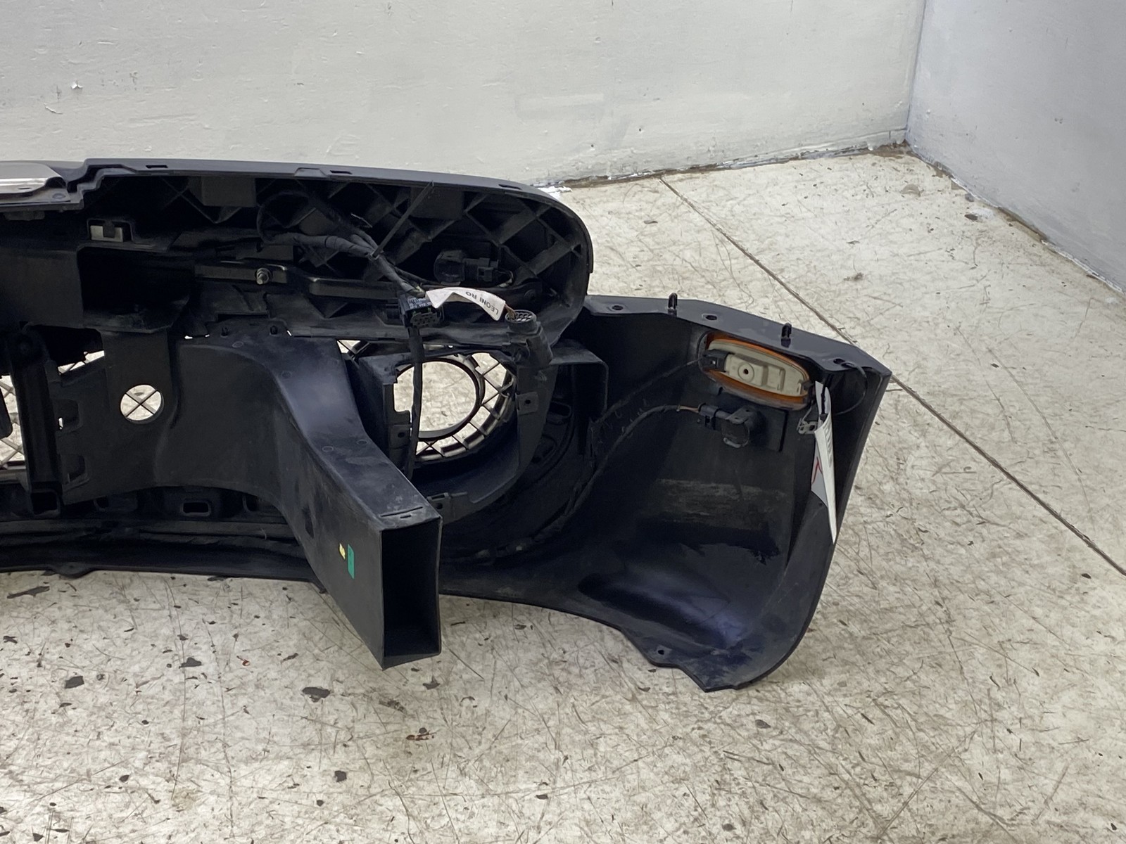 2010-2016 BENTLEY MULSANNE FRONT BUMPER COVER FOG LIGHT W/O RADAR SENSORS