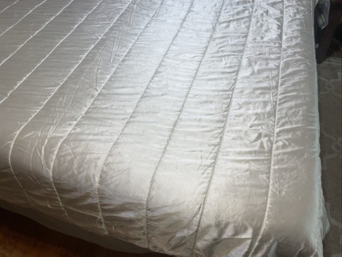 ~ queen size Quilted Bedspread/comforter  84X90 Antique White  - Picture 1 of 6