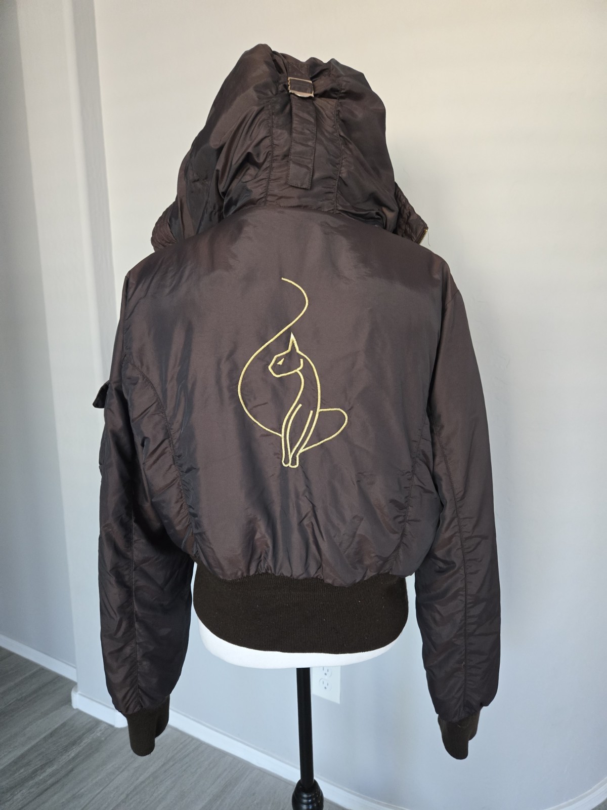 Picture 1 of 18