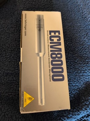 behringer ECM8000  omnidirectional measurement microphone