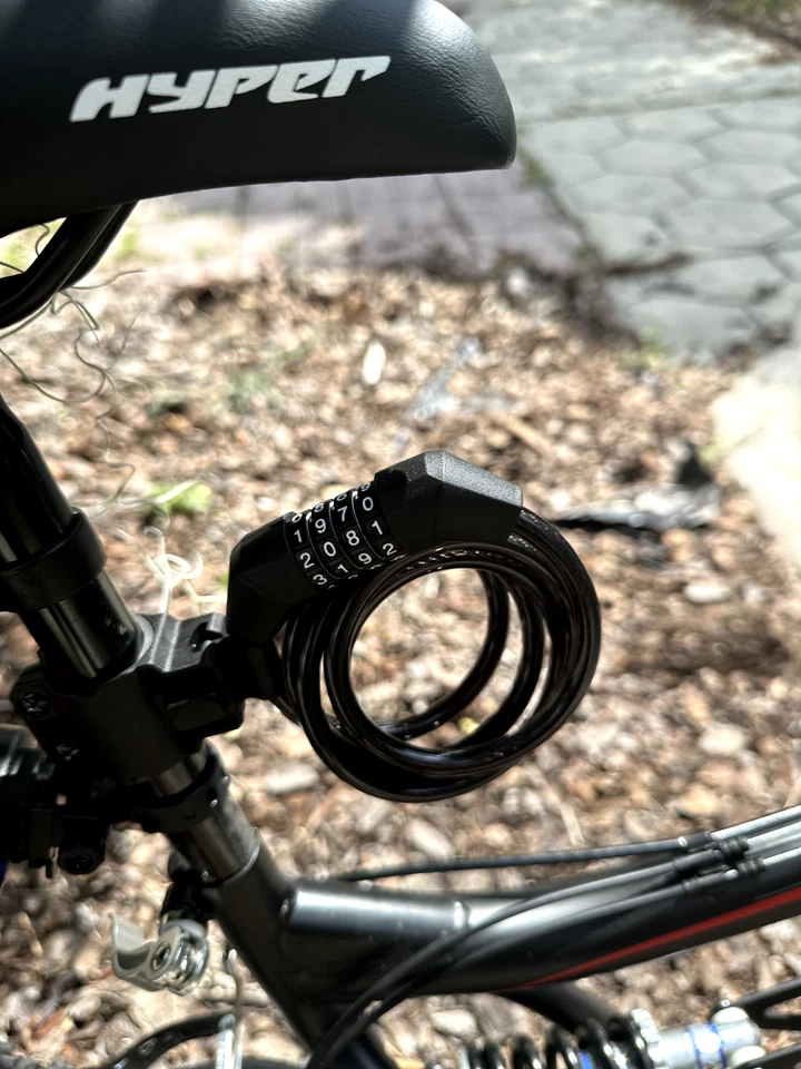 Hyper Shocker 26 inch Mountain Bike for Men - Black/Red - Image 2 of 4