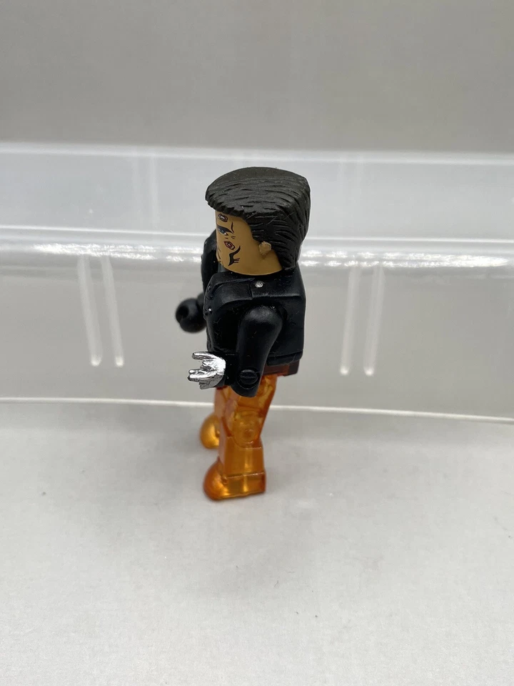 终结者 2 电影最小化战斗损坏 T-800 — 第 2/4 张图片