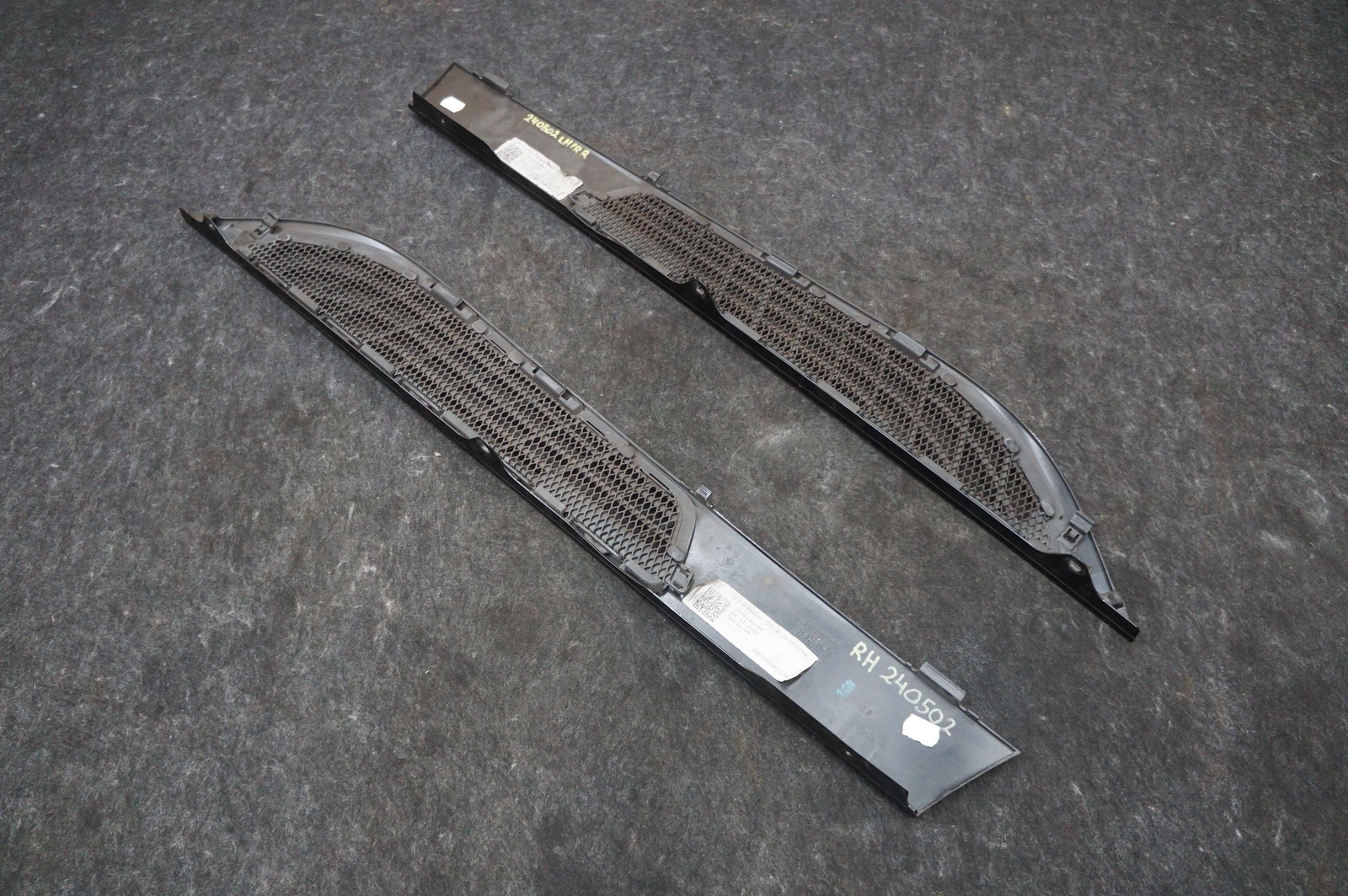 Set Rear Left Right Roof Pillar Air Grille Panel OEM 51447352685 Bmw I8 2014-17